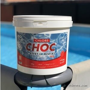 Peut-on faire deux chlore choc d'affilée : le guide radical pour sauver une eau verte sans tout bousiller