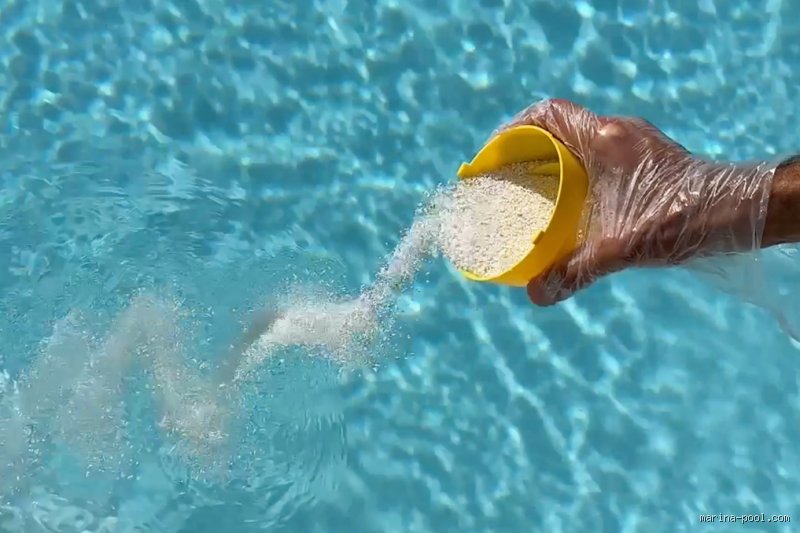 Quand mettre du chlore choc après du pH plus : le guide ultime pour ne plus jamais rater l'entretien de votre piscine
