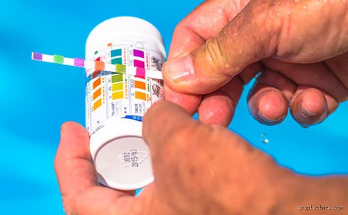 Quand se baigner après avoir mis du pH moins dans sa piscine pour éviter les irritations et préserver l'eau ?