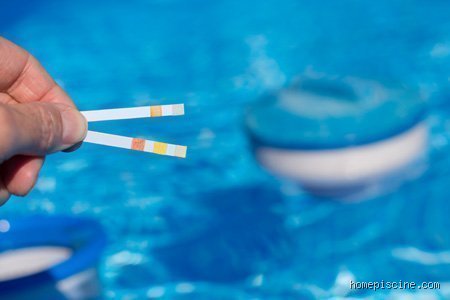 Que se passe-t-il si le taux de chlore est trop élevé dans une piscine : les dangers cachés pour votre santé et vos équipements