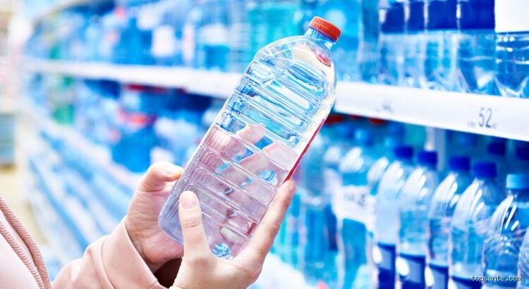 Quelle marque d'eau ne contient aucun microplastique ? La vérité sur vos bouteilles