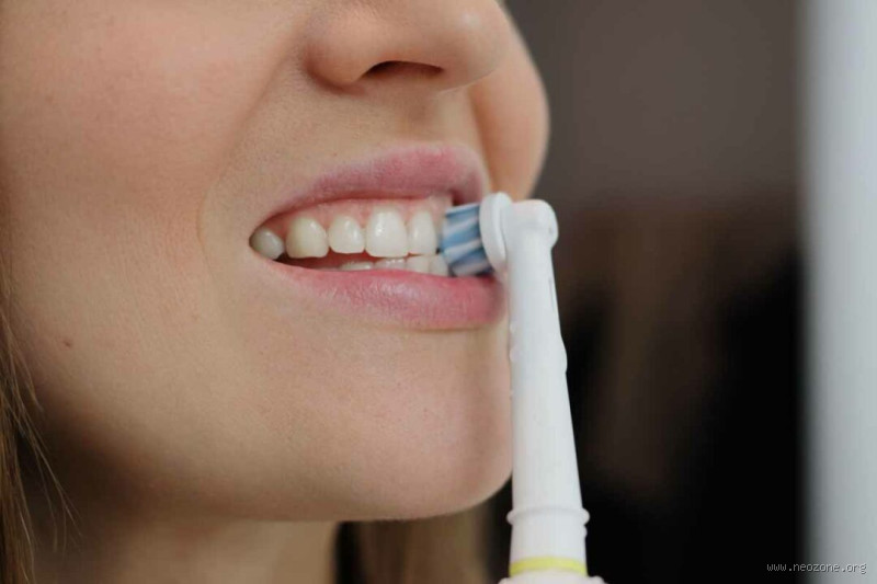 Pourquoi il ne faut pas se rincer la bouche après le brossage ?