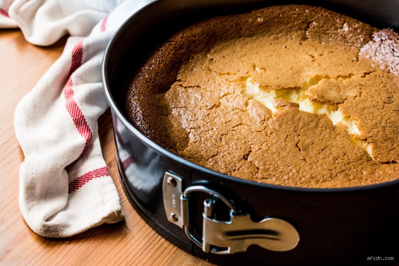 Pourquoi votre gâteau s'obstine à rester collé au moule et comment en finir une fois pour toutes ?