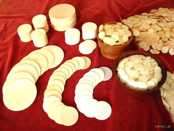 Wo werden Hostien gebacken? Die Produktionsstätten des sakralen Brotes