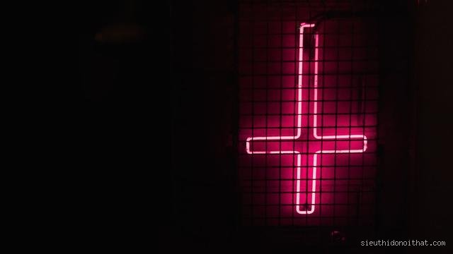 Woher kommt das umgedrehte Kreuz?