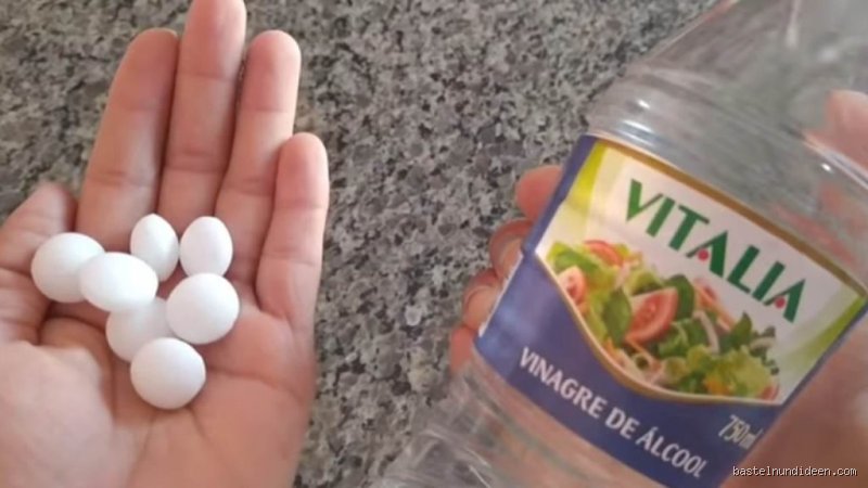 Was passiert wenn man Essig und Kalk mischt? Die chemische Wahrheit hinter dem Hausmittel-Klassiker