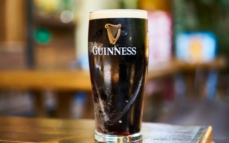 Pourquoi les gens aiment la Guinness ? Découvrez les secrets de cette bière mythique