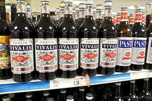 Quel est le pastis le moins cher ? Trouve l’option économique sans sacrifier le goût !