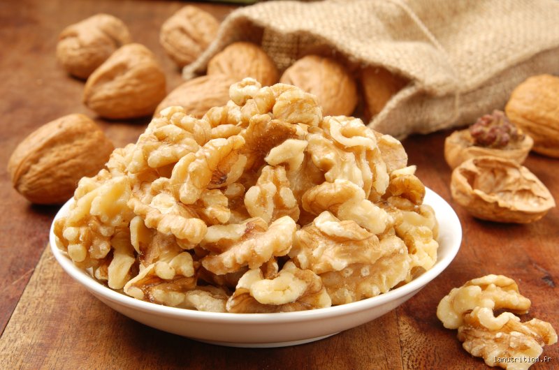 Quelles noix combattent l’inflammation ? Le guide ultime des superaliments qui éteignent le feu intérieur