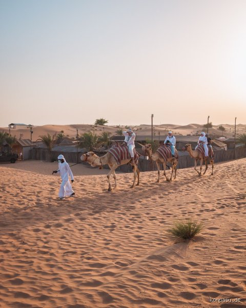 Was zieht man in Dubai in der Wüste an? Dein ultimativer Guide für Komfort und Stil