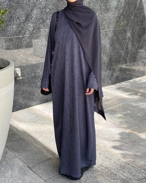 Quand porter l'abaya ? Guide complet sur l'usage de ce vêtement traditionnel et moderne