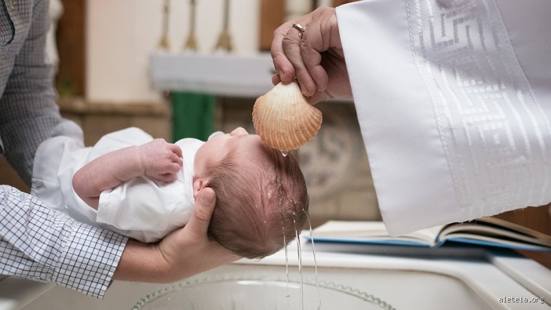 Quel âge pour baptiser un bébé ?