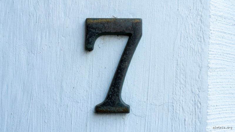 Quel est le numéro préféré de Dieu ? Enquête mathématique et spirituelle sur le chiffre qui régit notre univers