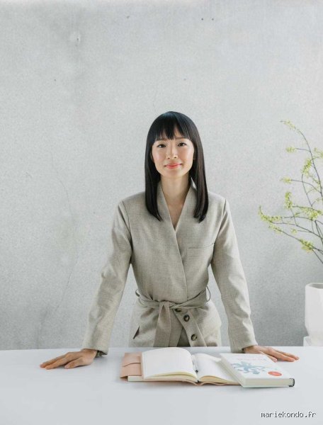 Quelle est la religion de Marie Kondo ? Derrière le rangement, l'influence invisible du Shintoïsme japonais