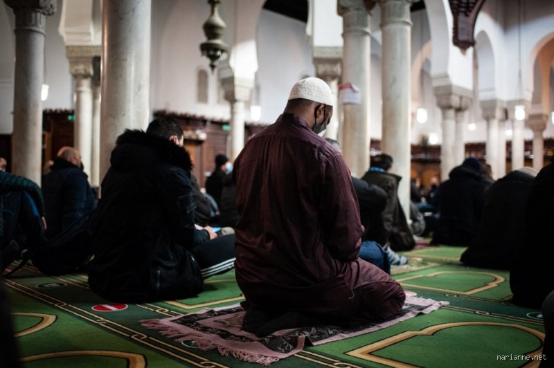Quelle mosquée est interdite aux femmes ? Entre réalités théologiques, interdits locaux et espaces de prière non mixtes