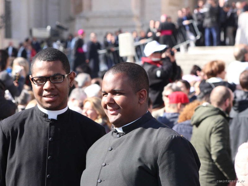 Un homme marié peut-il devenir pape ? Enquête sur les arcanes du droit canonique et les secrets du Vatican