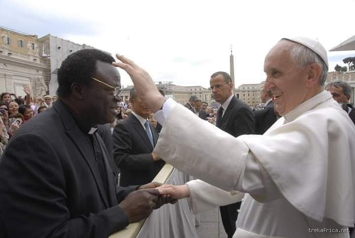 Who is the billionaire Catholic priest? Enquête sur la fortune colossale et les réseaux d'influence de l'abbé Aloysius Schwartz