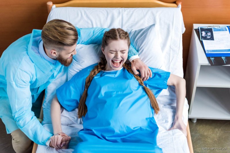Comment appelle-t-on une femme qui est en train d'accoucher ? Décryptage des termes justes