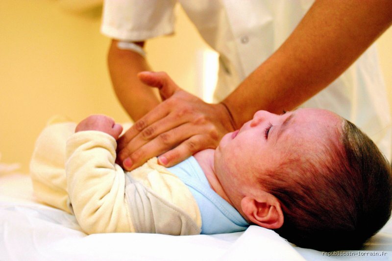 Comment faire de la kiné respiratoire soi-même : techniques et limites de l'auto-drainage