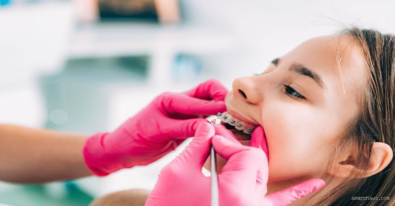 Comment tient un appareil dentaire quand on a plus de dents ?