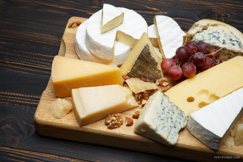Dois-je arrêter de manger du fromage si j'ai un taux de cholestérol élevé ? L'enquête vérité sur vos assiettes