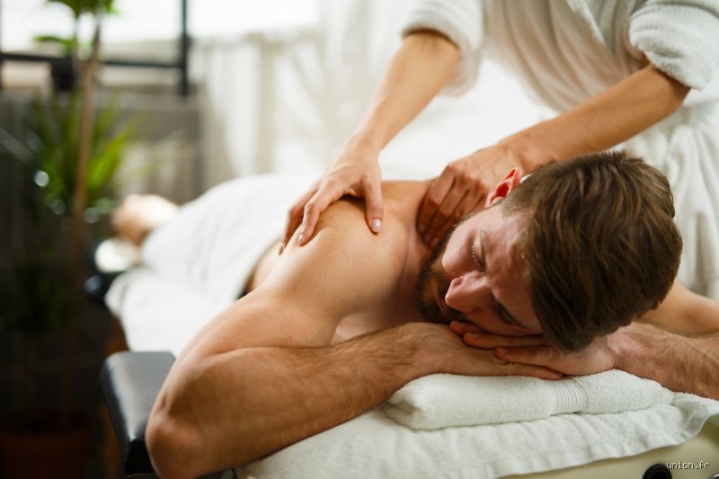 Est-ce normal d'avoir une érection pendant un massage ? La vérité sans tabou sur une réaction physiologique incontrôlable
