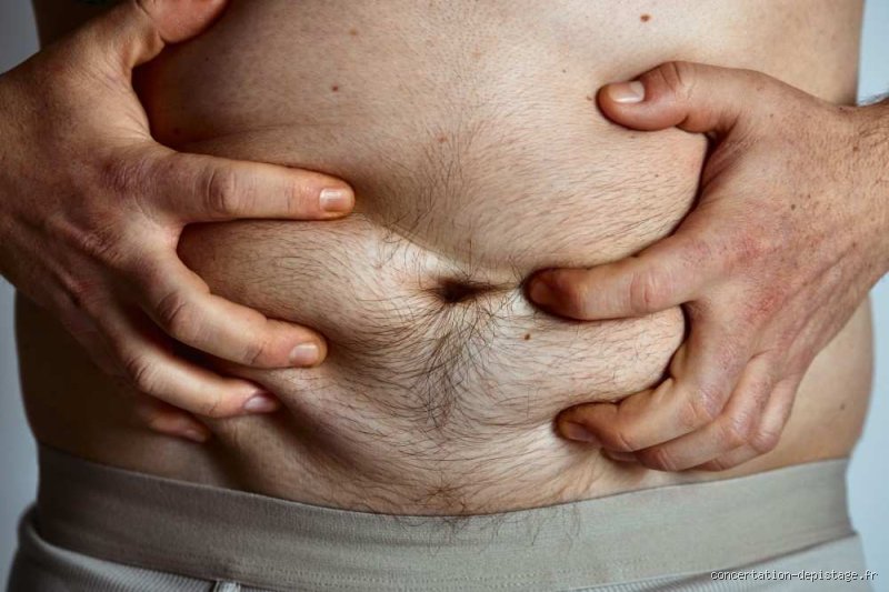 Est-ce qu'un ventre gonflé est un signe de cancer ? On démêle enfin le vrai du faux face à ce symptôme angoissant
