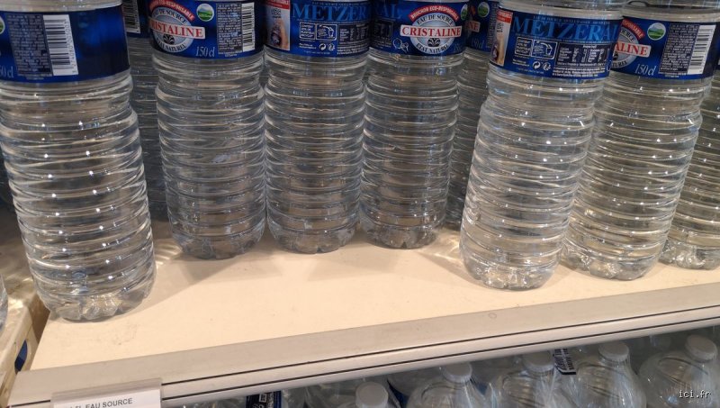 Est-ce que l'eau cristalline est bonne à boire : la vérité scientifique derrière le marketing