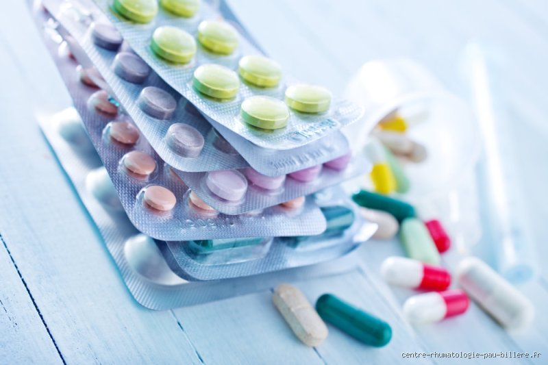 Est-il acceptable de prendre 7 comprimés en même temps ? Enquête sur les risques et la réalité de la polymédication massive