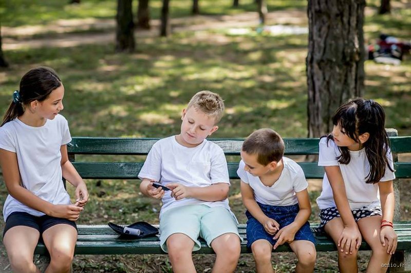 Les enfants diabétiques peuvent-ils vivre une vie normale ? Entre réalités médicales et quête de liberté quotidienne