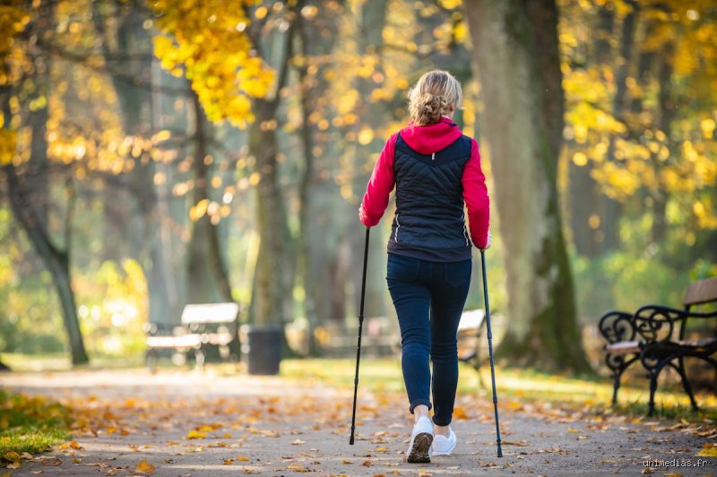 Marcher beaucoup inconvénients ? Pourquoi l'obsession des 10 000 pas peut devenir un piège pour votre santé