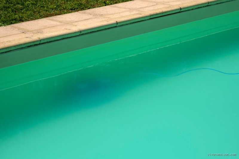 Peut-on nager dans une piscine trouble chlorée sans risquer sa santé ou celle des autres ?
