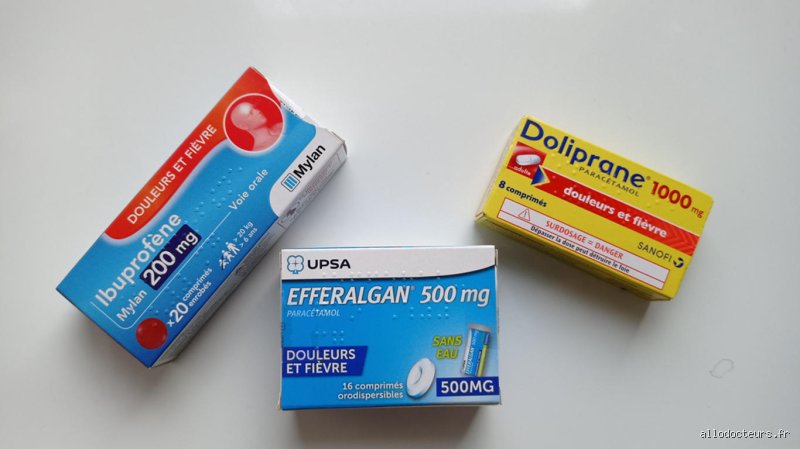 Peut-on prendre 2 comprimés de paracétamol et 2 comprimés d'ibuprofène (adultes) ?