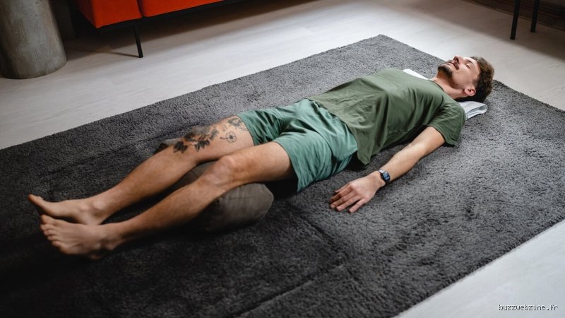 Dormir sur le sol : pourquoi cette pratique ancestrale bouscule nos certitudes sur le sommeil et le mal de dos