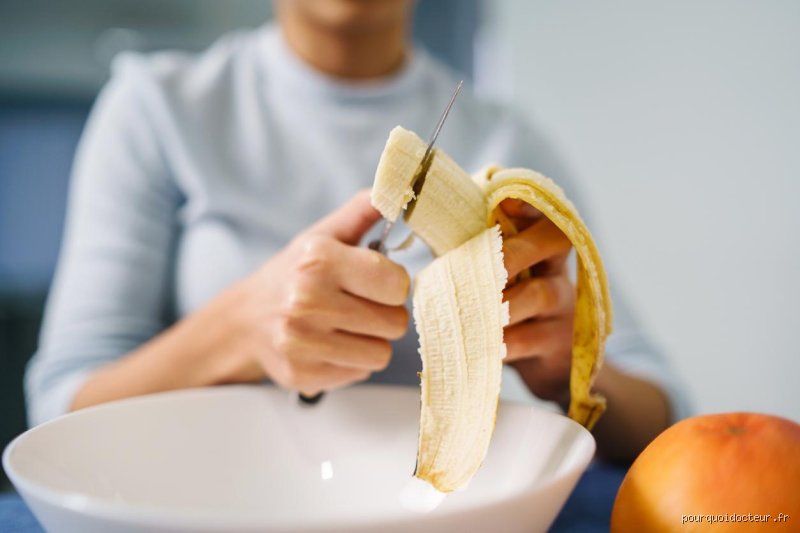 Pourquoi les cardiologues déconseillent-ils de manger des bananes dans certains contextes cliniques précis ?