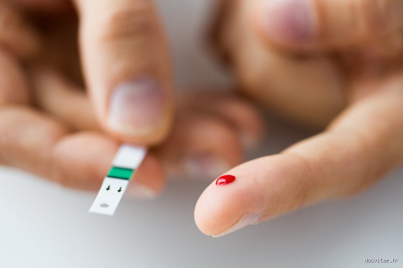 Pourquoi ma glycémie à jeun est plus élevée que la glycémie après les repas ? Comprendre enfin ce paradoxe glycémique matinal