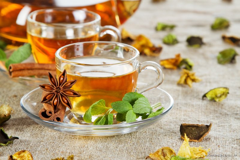 Pourquoi ne pas boire de tisane le soir ?