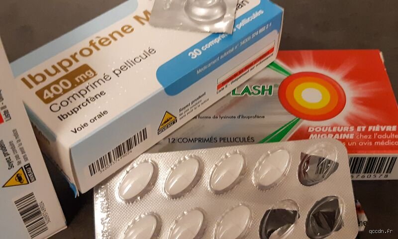 Pourquoi ne pas prendre deux anti-inflammatoires en même temps ? Les risques cachés d'un cocktail médicamenteux explosif