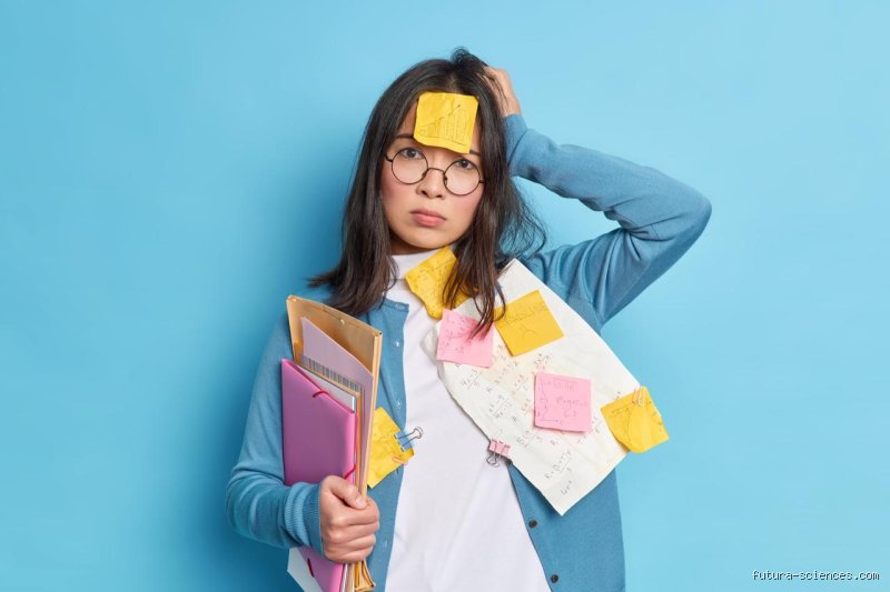 Quand faut-il s'inquiéter des oublis ? Repérer la frontière entre la fatigue passagère et les signes d'alerte sérieux