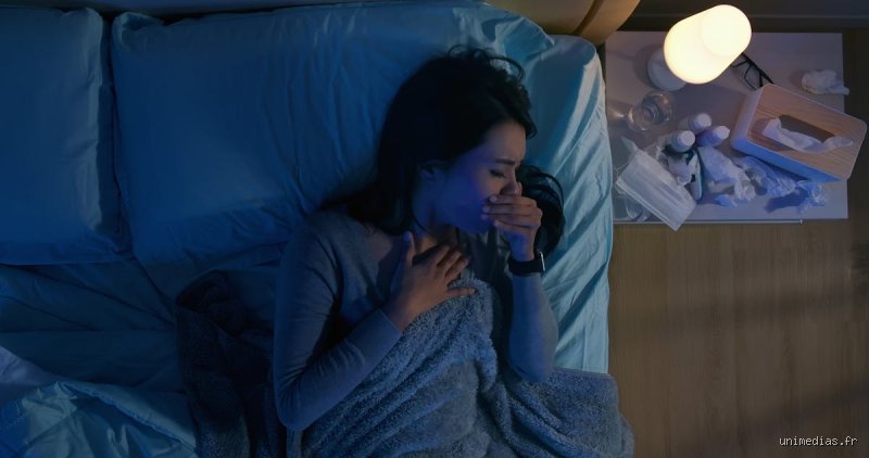 Que faire pour arrêter de tousser la nuit : le guide complet pour retrouver enfin un sommeil réparateur et profond