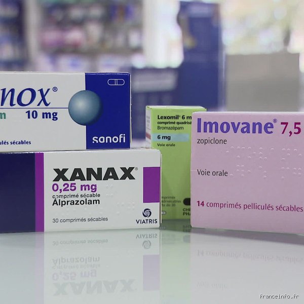 Quel médicament peut remplacer le Xanax sans ordonnance : guide des alternatives naturelles et solutions en vente libre