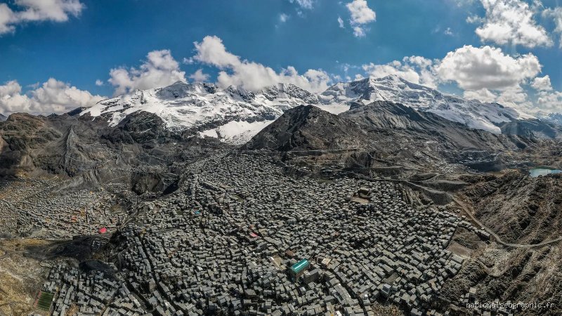 Un être humain peut-il survivre à 10 670 mètres d'altitude sans assistance respiratoire ?