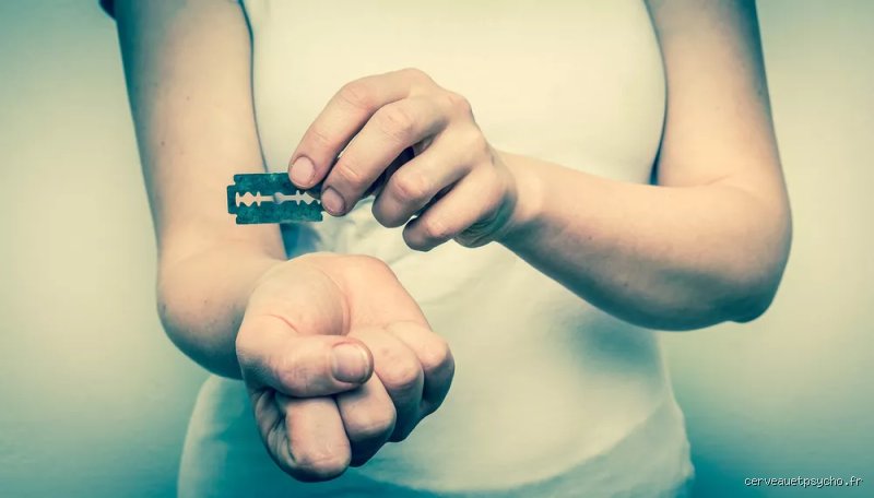 Quel trouble de la personnalité est fréquemment associé à l'automutilation ? Comprendre le lien complexe entre douleur psychique et lésions physiques