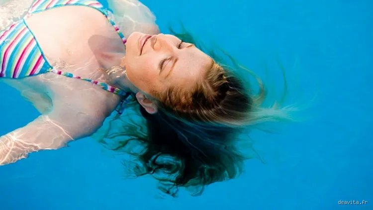 Combien de temps après la baignade dois-je me laver les cheveux pour éviter les dégâts irréparables du chlore et du sel ?
