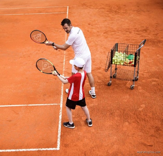 Quand servir au tennis ?