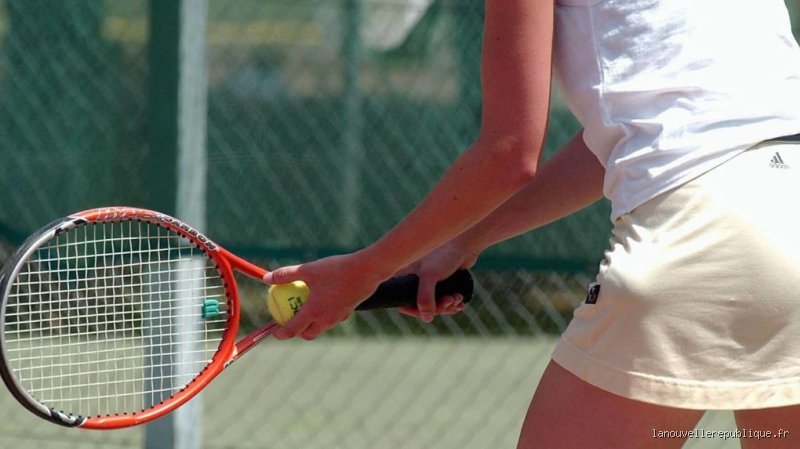 Est-ce que le tennis fait perdre du ventre ?