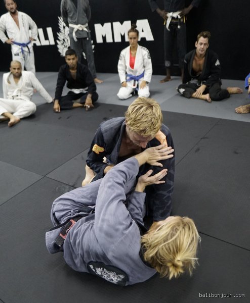 Trouver le Meilleur Endroit Où Apprendre la MMA : Guide Personnel et Sans Filtre