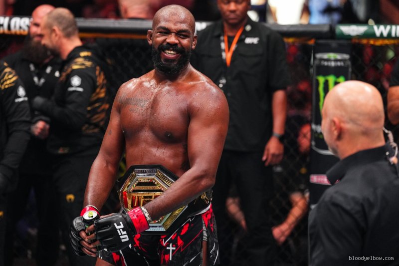 Pourquoi Jon Jones n'est plus champion ?