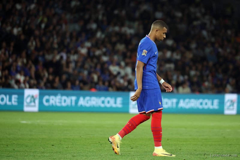 Pourquoi la France n'a pas joué au Stade de France lors de cette rencontre historique