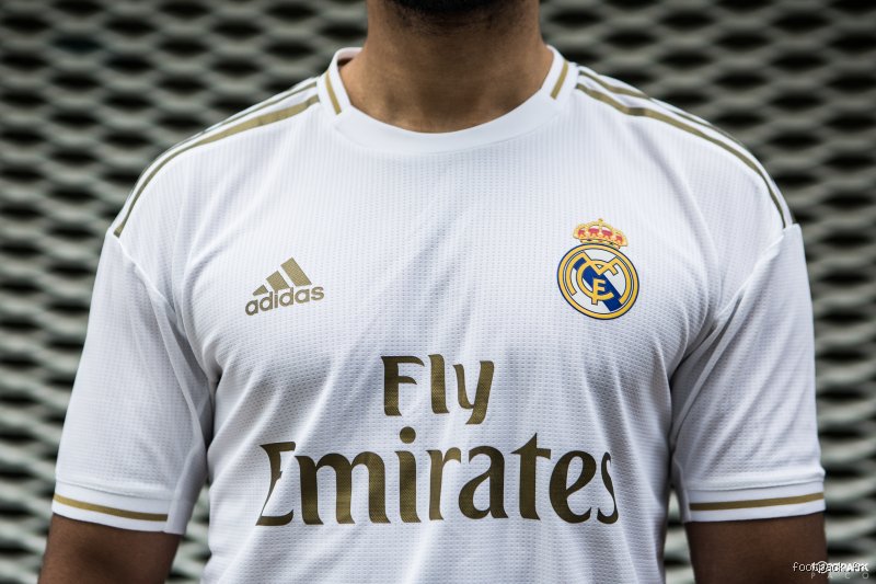 Pourquoi le maillot du Real est blanc ? Histoire, secrets et mythes de la tenue merengue